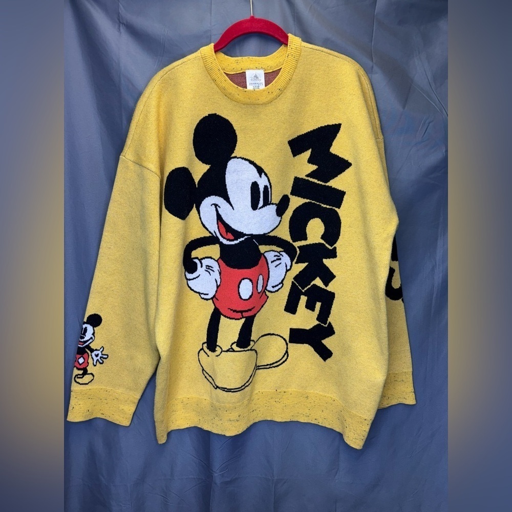 Authentic Disney Mickey Mouse on front Pullover Sweater Yellow/Black Size XL